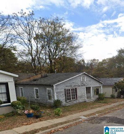 5904 Avenue C, House other with 2 bedrooms, 1 bathrooms and null parking in Fairfield AL | Image 2