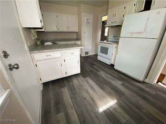 CORNER OF KITCHEN WHERE TABLE MIGHT GO | Image 28