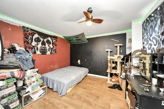 6502 S Highway 35, House other with 5 bedrooms, 3 bathrooms and 3 parking in Alvin TX | Image 31