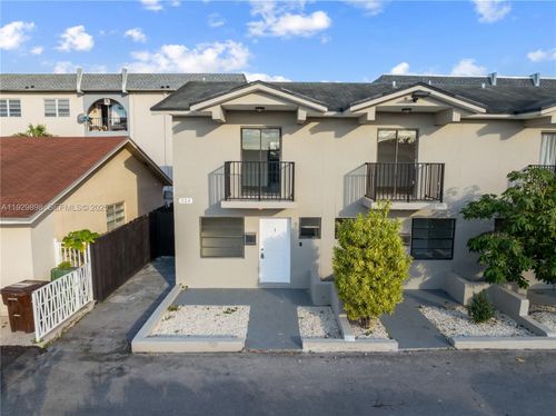 apt-5-324 W 74th Pl, Hialeah, FL, 33014-5066 | Card Image