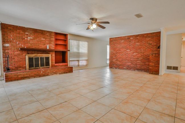 1210 Xenia St, House other with 3 bedrooms, 2 bathrooms and null parking in Plainview TX | Image 8
