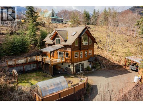 641 Front St W, Kaslo, BC, V0G1M0 | Card Image