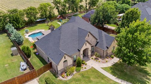 8240 St Johns Dr, Waxahachie, TX, 75167-7300 | Card Image