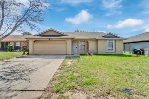 3201 Highlawn Ter, Fort Worth, TX, 76133-7233 | Card Image