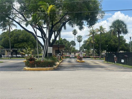 212-3121 Nw 47th Ter, Lauderdale Lakes, FL, 33319-6618 | Card Image