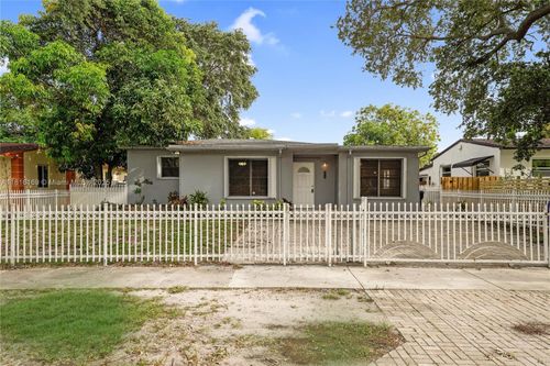 1104 Ne 157th St, North Miami Beach, FL, 33162-5334 | Card Image