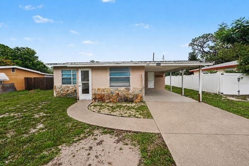 131 Emerald Ln, LARGO, FL, 33771-2624 | Card Image