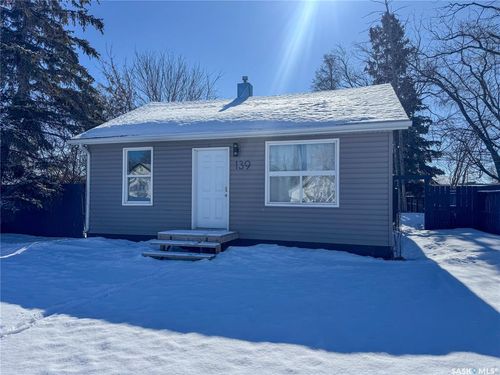 139 29th St W, Prince Albert, SK, S6V4T3 | Card Image