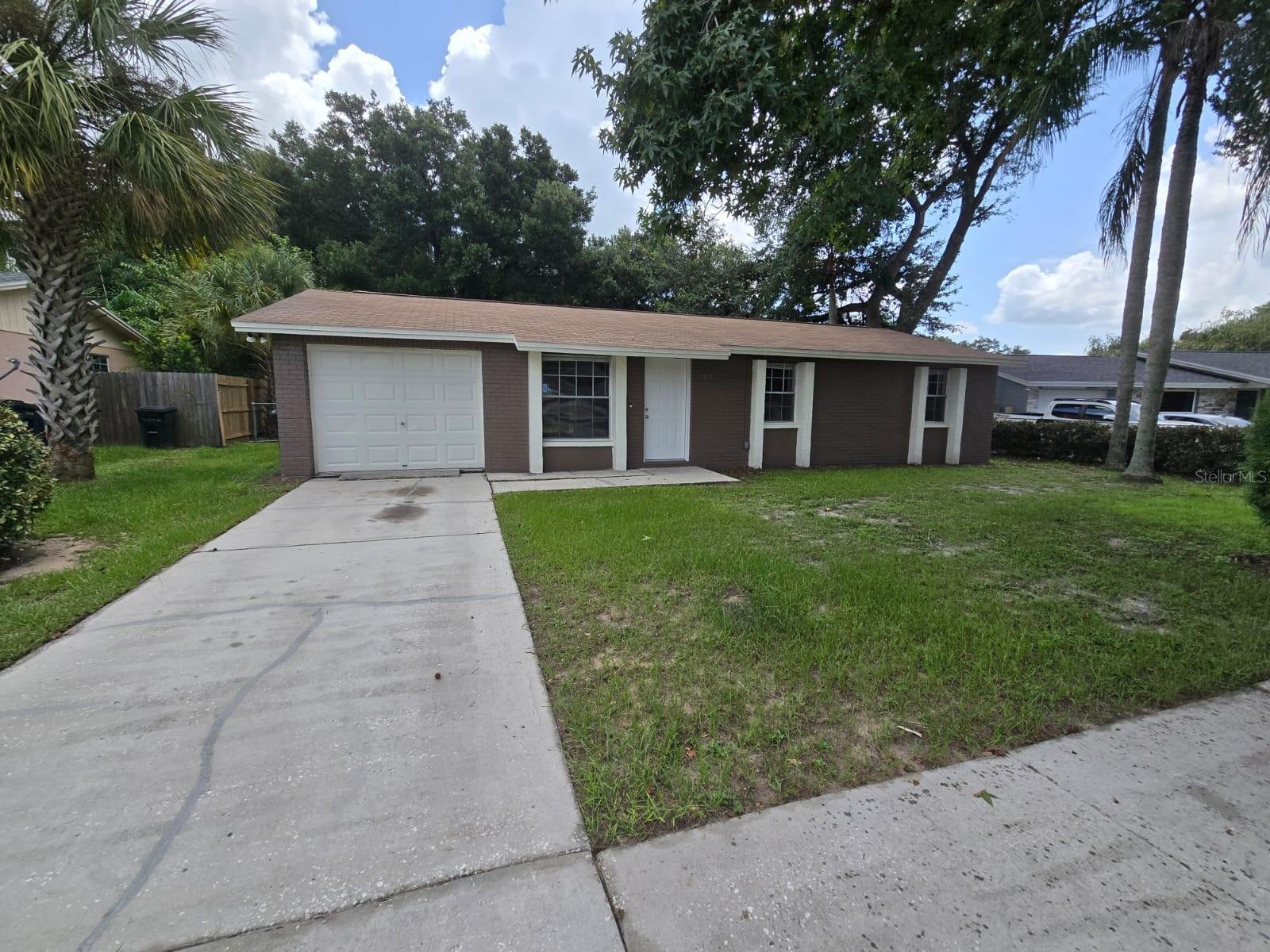 Sutherland Cir, Valrico, FL 33594