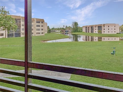 201-10402 Sunrise Lakes Blvd, SUNRISE, FL, 33322-5936 | Card Image