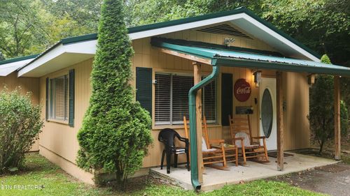 1705 Floyd Way, Gatlinburg, TN, 37738-5525 | Card Image
