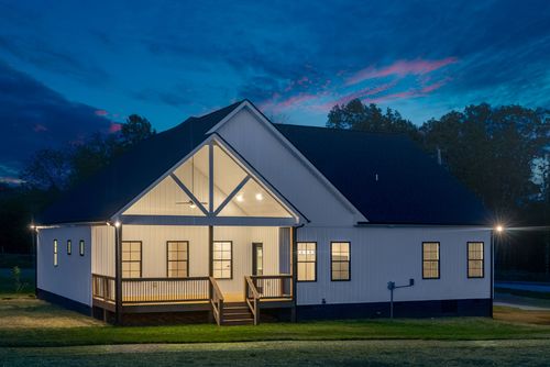 3860 Chapel Hill Rd, Clarksville, TN, 37040-8215 | Card Image