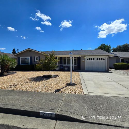 203 Mckinley Cir, Vacaville, CA, 95687-3303 | Card Image