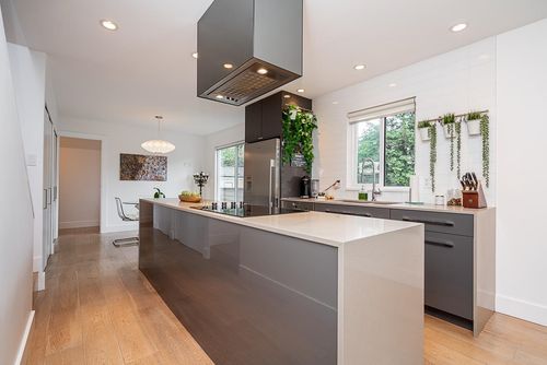 3988 Parkway Dr, Vancouver, BC, V6L3E1 | Card Image