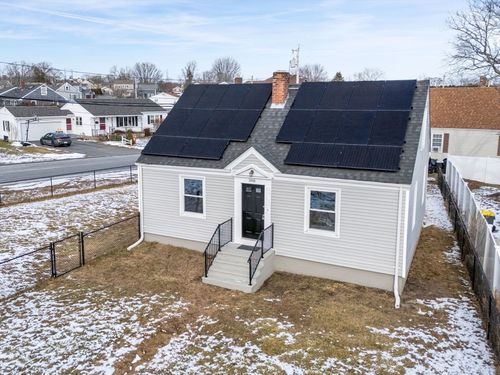 368 Read St, Somerset, MA, 02726-3012 | Card Image