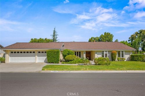 26861 Canyon Crest Rd, San Juan Capistrano, CA, 92675-1401 | Card Image
