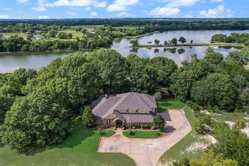 235 Taylor Rd, Waxahachie, TX, 75165-6918 | Card Image