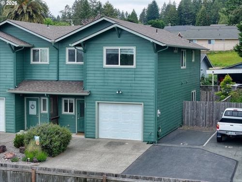 13-815 Old County Rd, Brookings, OR, 97415-8230 | Card Image