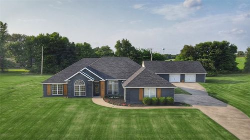 8770 W Forest Hills Dr, Fayetteville, AR, 72704-7852 | Card Image