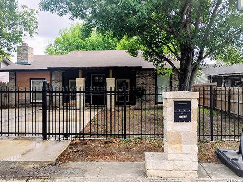 6750 Paradise Oak Dr, San Antonio, TX, 78227-2031 | Card Image