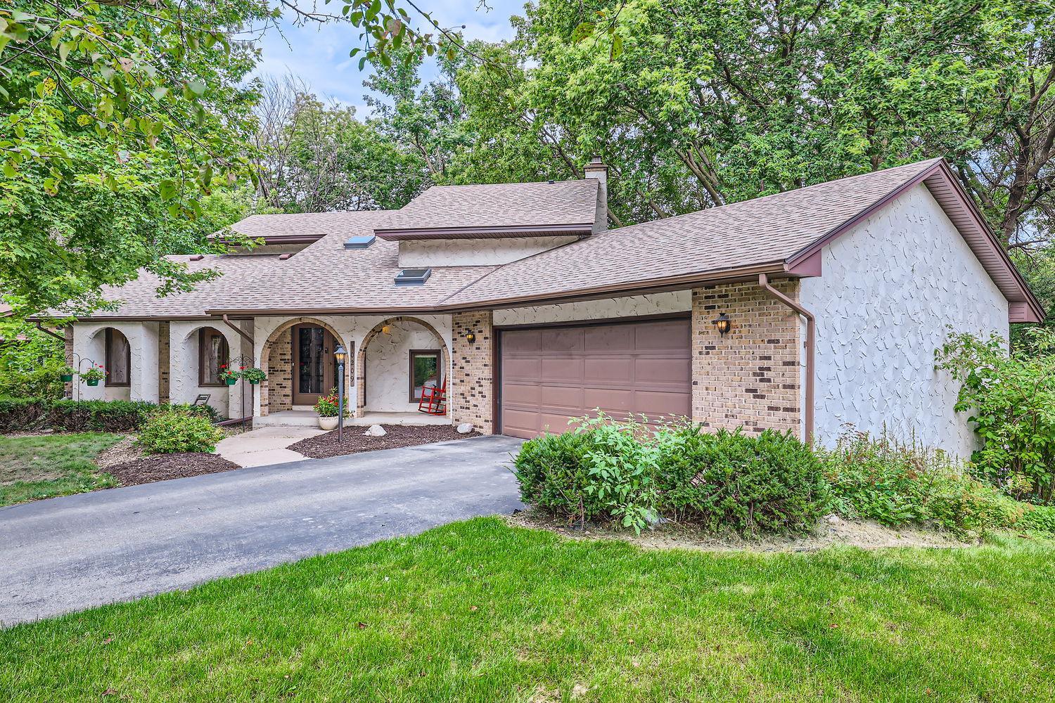 Toledo Cir, Minneapolis, MN 55437