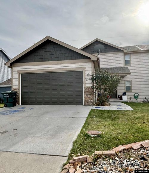 1261 Meadow Ln, Douglas, WY, 82633-9042 | Card Image