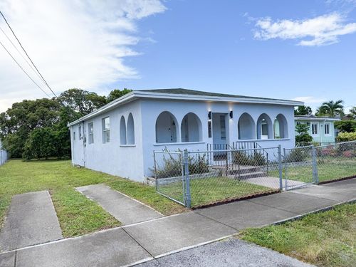 5431 Sw 22nd St, West Park, FL, 33023-3121 | Card Image