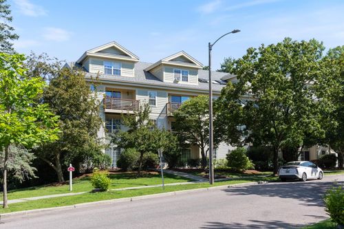 27-27 Hildred Drive, Burlington, VT, 05401 | Card Image