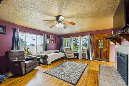 2284 Parkwood Blvd, Eureka, CA, 95503-7430 | Card Image