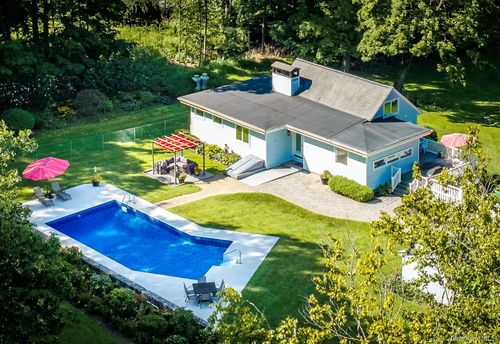 140 Hurds Corners Rd, Pawling, NY, 12564-2403 | Card Image