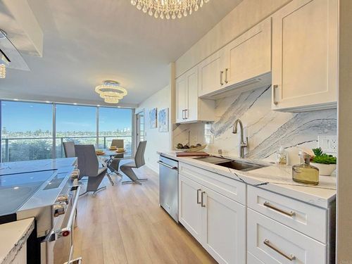 208-1820 Avenida Del Mundo, Coronado, CA, 92118-4029 | Card Image