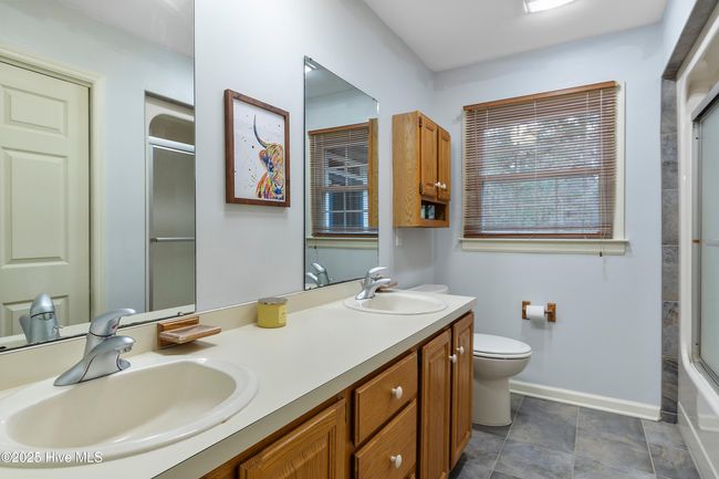 Downstairs Ensuite Bathroom | Image 6