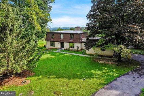 1132 Tinkerhill Ln, Malvern, PA, 19355-7604 | Card Image