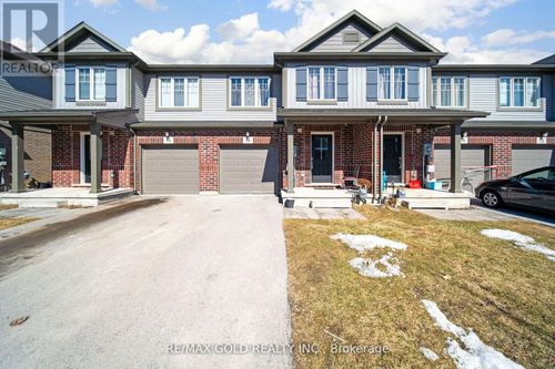 80 Monarch St, Welland, ON, L3C0E6 | Card Image