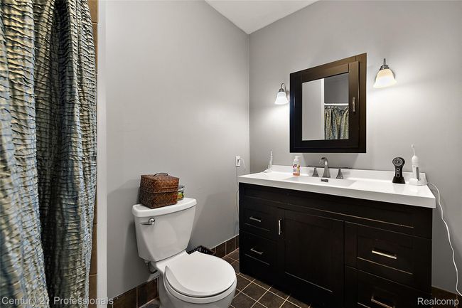 Full bathroom in basement | Image 45