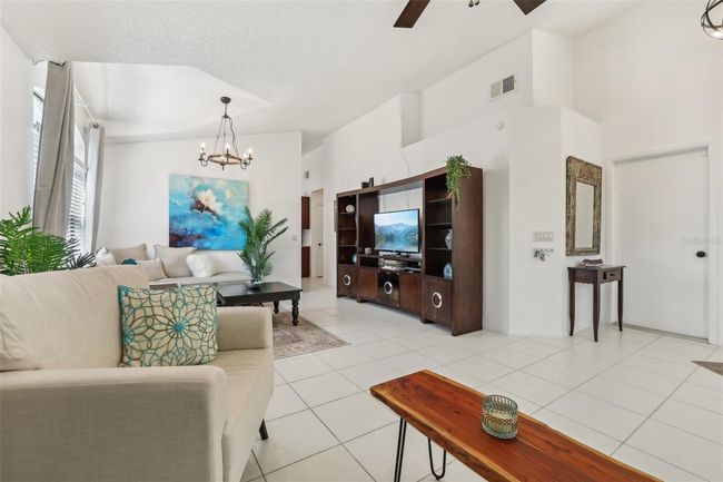 1120 Parker Canal Ct, House other with 4 bedrooms, 2 bathrooms and null parking in OVIEDO FL | Image 15