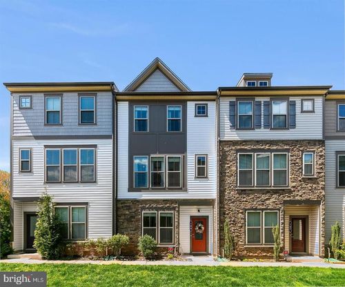 109 Tolocka Ter Ne, LEESBURG, VA, 20176-4569 | Card Image