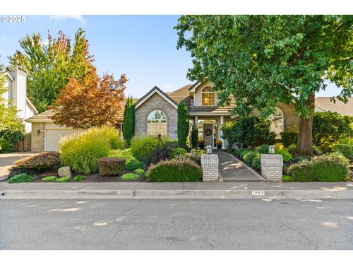 1683 Victorian Way, Eugene, OR, 97401-7053 | Card Image