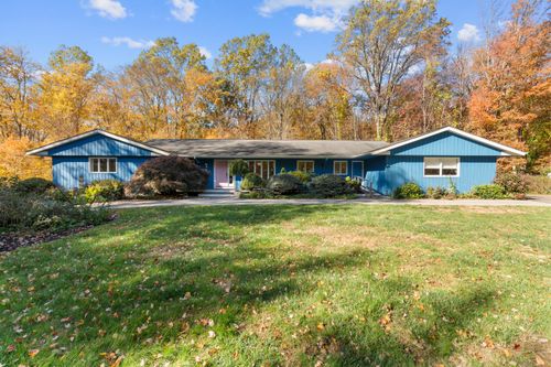 51 Brookwood Dr, Woodbridge, CT, 06525-2610 | Card Image