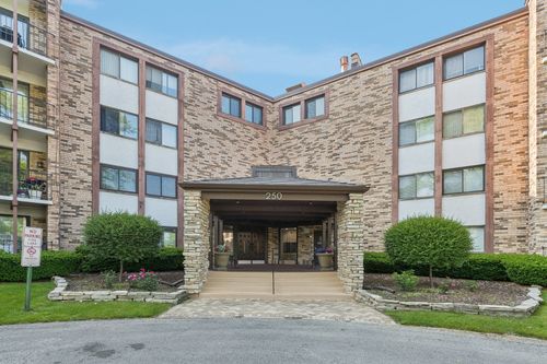 apt-118-250 W Parliament Pl, Mount Prospect, IL, 60056-1061 | Card Image