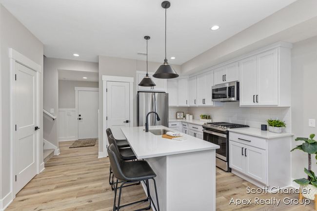 Photo of similar home. | Image 5