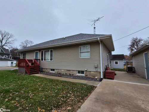 214 C Ave E, Oskaloosa, IA, 52577-2226 | Card Image