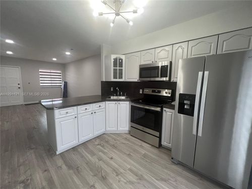 apt-412-5420 W 21st Ct, Hialeah, FL, 33016-7045 | Card Image