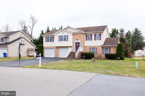 16903 Cavalry Dr, WILLIAMSPORT, MD, 21795-1438 | Card Image