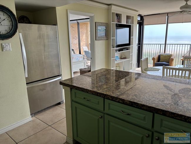 407 - 110 Padre Blvd, Condo with 2 bedrooms, 2 bathrooms and null parking in South Padre Island TX | Image 11