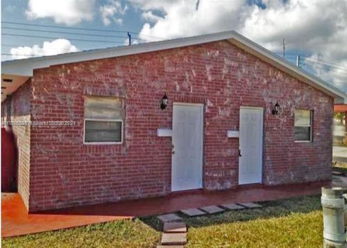 817 Foster Rd, Hallandale Beach, FL, 33009-2119 | Card Image