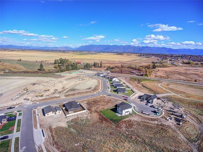 Aerial view with a mountain view | Image 10