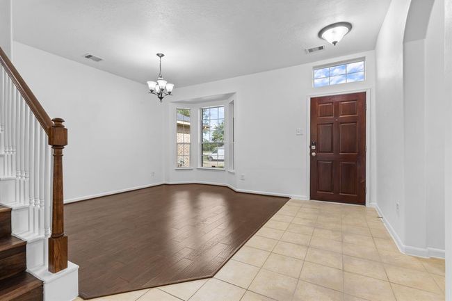 1923 Vale Haven Dr, House other with 5 bedrooms, 3 bathrooms and 2 parking in Spring TX | Image 5