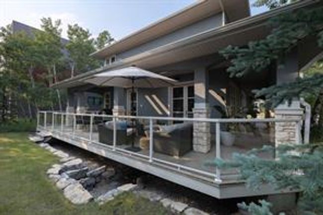 34 Posthill Dr Sw, House detached with 6 bedrooms, 3 bathrooms and 7 parking in Calgary AB | Image 46