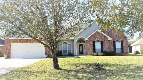 476 Choctaw Dr, Abita Springs, LA, 70420-3318 | Card Image